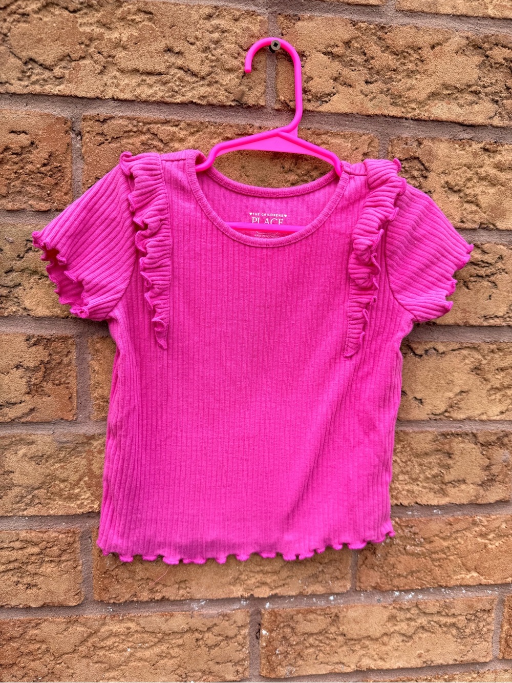 💫10/$25 • The Children's Place Hot Pink Ruffle Sleeve Ribbed Tee